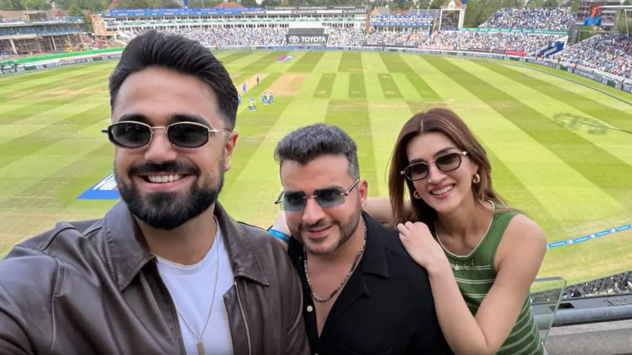 Kriti Sanon spotted with rumoured boyfriend Kabir Bahia at India vs England ODI, shares selfie