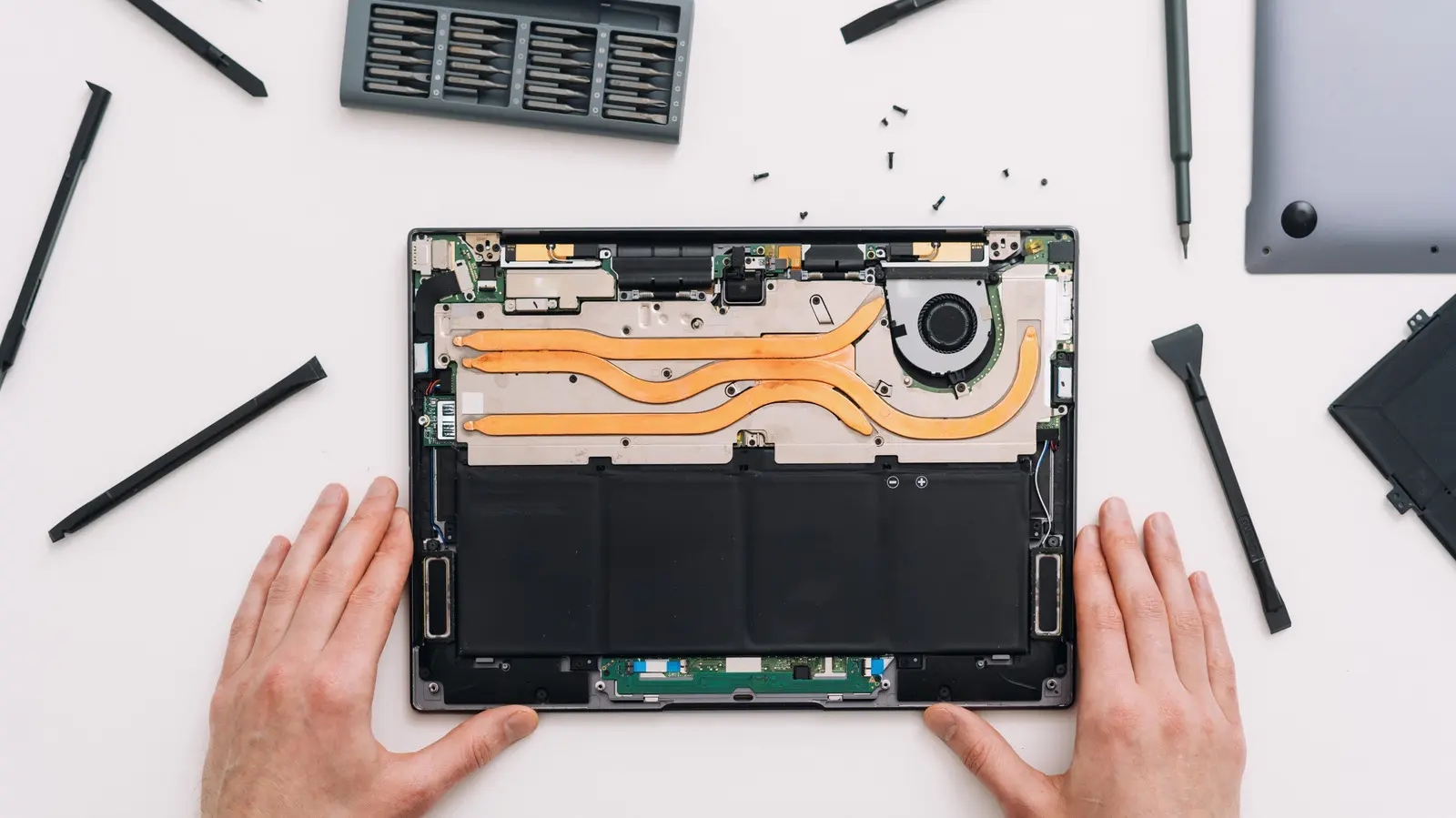 Why Did So Many Tech Companies Stop Using Removable Batteries?